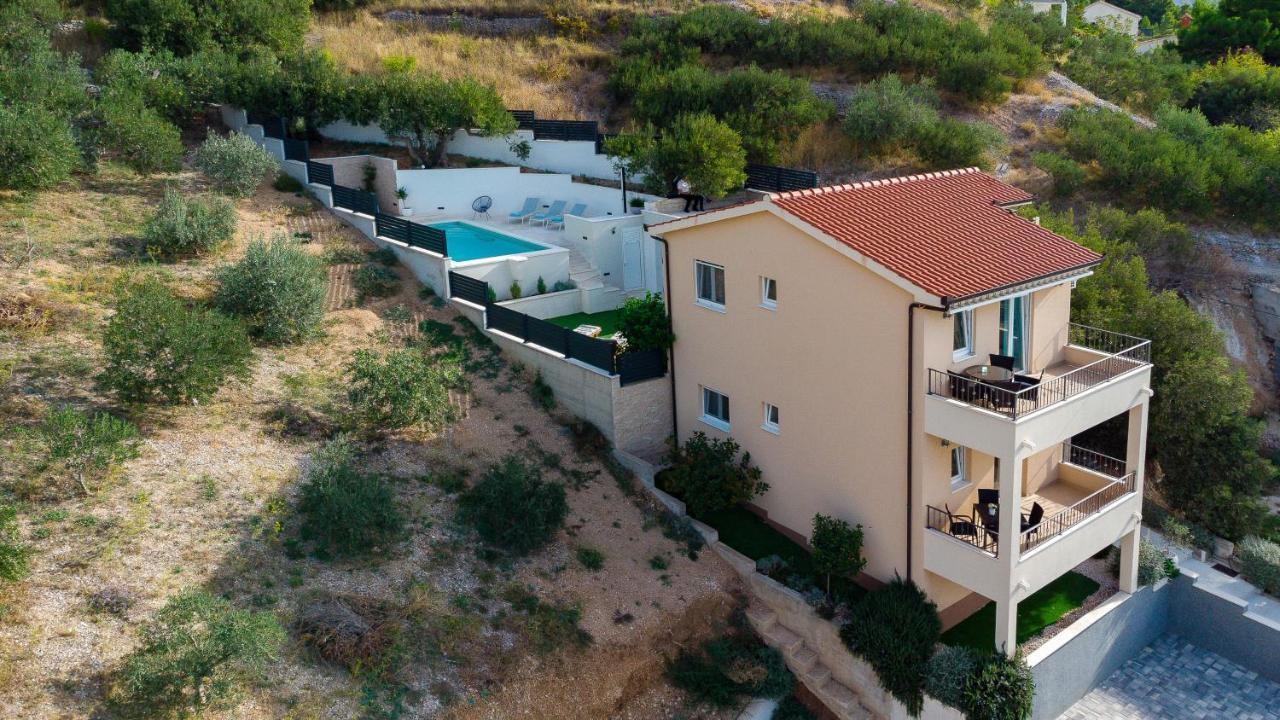 פיסק Villa Vruja מראה חיצוני תמונה